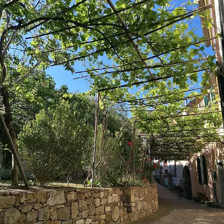 Casa Hotel Diano San Pietro